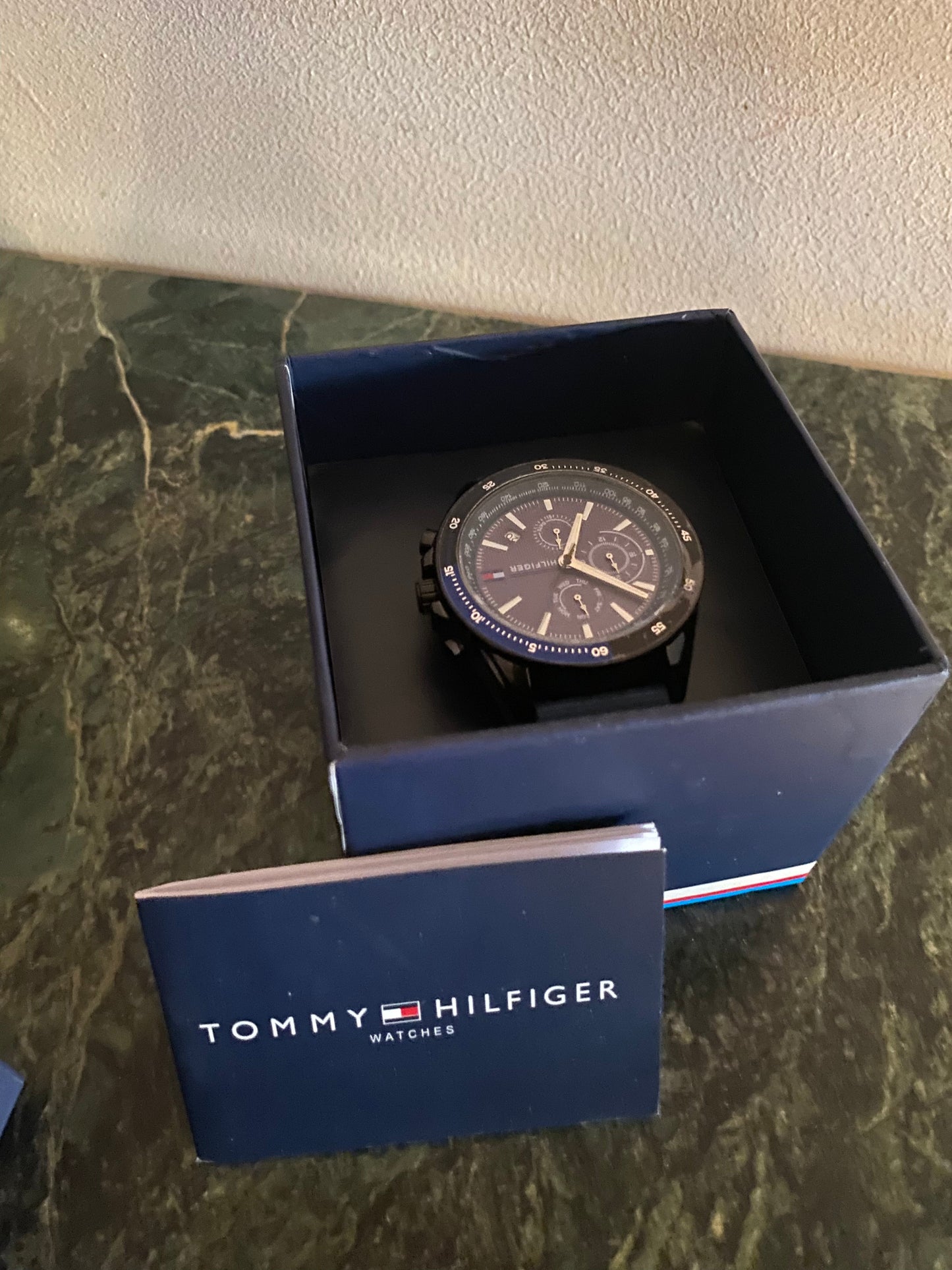 Tommy Hilfiger bank men's watch in blue